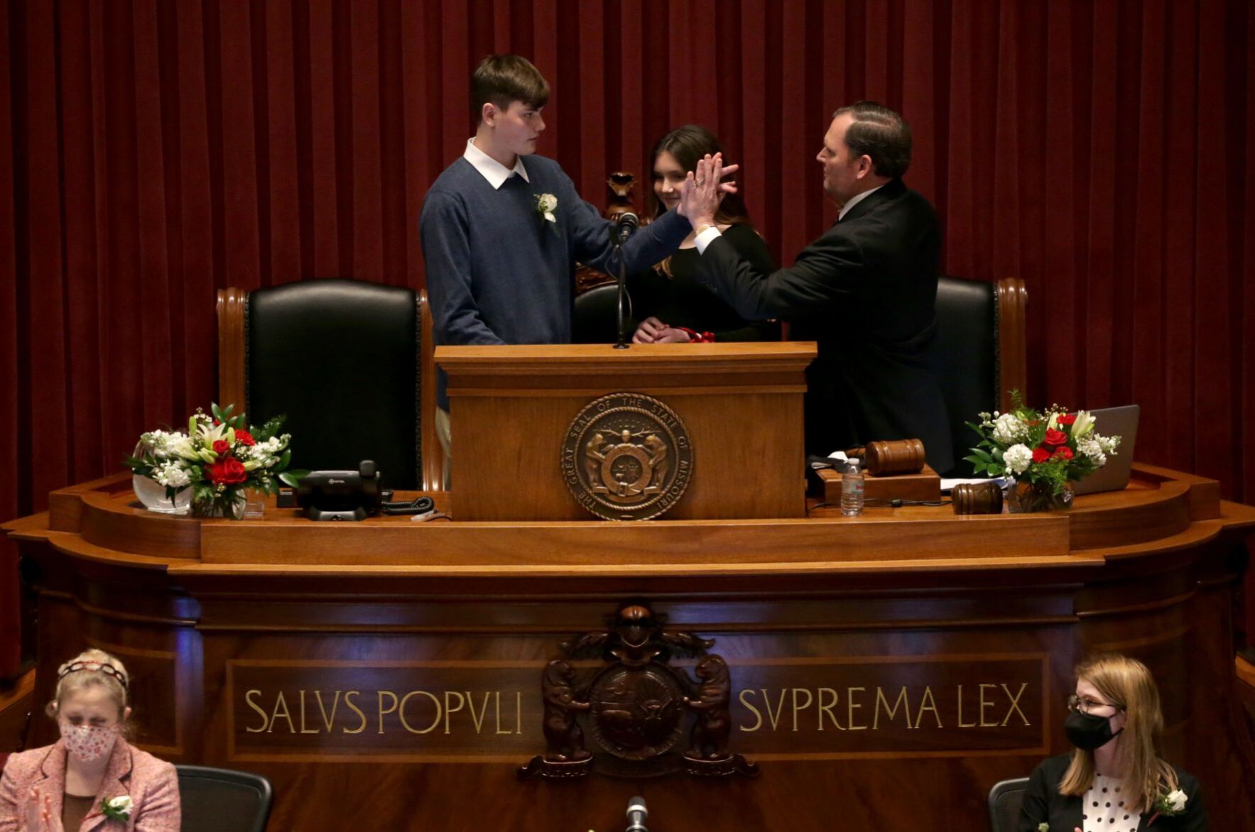 New lawmakers sworn in as Missouri's 2021 legislative session starts
